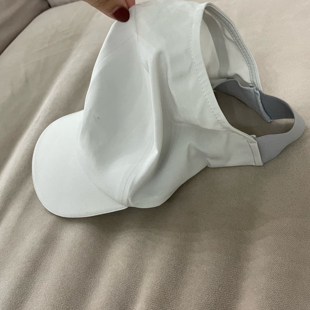 Lululemon lightweight high ponytail hat white